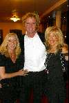Scheveningen 8 december 2003
Feestje Holland Casino in circustheater.
Wino Omtzigt met Mary Borsato en Sylvana Borsato