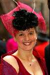 Den Haag 16 september 2003
Prinsjesdag 2003 .ministers en staatsecretarissen met hoedjes
De vrouw van staatssecretaris Rutte