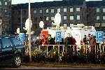 Den Haag 7 december 2003
Maxima en Prins Willem Alexander in het Bronovo ziekenhuis . Pers en andere mensen bij ziekenhuis