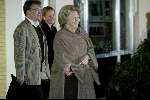 Den Haag 07 december 2003
Koningin Beatrix en Prins Friso en Mabel Wisse Smit op bezoek in Bronovo.