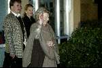 Den Haag 07 december 2003
Koningin Beatrix en Prins Friso en Mabel Wisse Smit op bezoek in Bronovo.