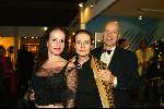 Amsterdam 6 december 2003
Opening van de antiek en kunstbeurs Pan in de Rai.
Ans Marcus met dochter Siegried Marcus en vriend Wybe Tuinman.