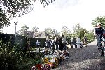 Vinkeveen 27 september 2004
Bloemen bij huis Andre Hazes.