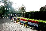 Vinkeveen 27 september 2004
Bloemen bij huis Andre Hazes.