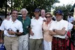 Elst 8 september 2004
Golftournooi voor het goede doel.
Aristakes met Klaas Wilting en Mevr Kuiper en kunstenaar Briels (r)