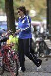 Amsterdam 14 september 2004
Astrid Joosten in trainingspak op de cornelis schuytstraat