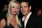 Utrecht 24 september 2004
Premiere Alice in glamourland.
Bridget Maasland met man