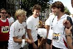 Zaandam 19 september 2004
Dam tot Dam Loop. 
Caroline Tensen met Peter Gallas en Marc Klein Essink