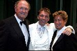 Rotterdam 19 september 2004
Premiere Crazy for You in het nieuwe Luxor.
Joop v d Ende en Dick Cohen en Janine v d Ende
