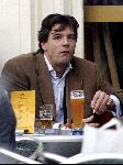 Amsterdam 27 september 2004
Edwin de Roy van Zuidewijn op terras met zus.
