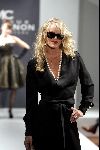 Monaco 10 september 2004
Modeshow Monique Collignon in Grimaldi.
Inge de Bruin als mannequin