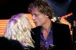 Hilversum 30 september 2004
Uitreiking Gouden beelden in studio 21
Jeroen Pauw en Manuela Kemp kussend
