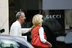 Amsterdam 11 september 2004
Johan Cruyff met zijn vrouw op de pc hooftstraat in zijn Hyundai
