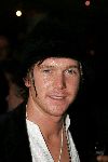 Scheveningen 13 september 2004
Premiere Cool in pathe scheveningen.
Johnny de Mol met hoedje