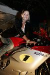 Amsterdam 14 september 2004
Feestje Vespa scooters.
Josefine v Asdonk op moter