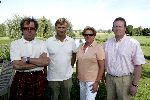 Elst 8 september 2004
Golftournooi voor het goede doel.
Clemens Briels en Mevr Kuiper van golfbaan Dorhout Mees