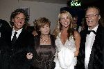 Utrecht 24 september 2004
Premiere Alice in glamourland.
Linda de Mol met Sander Vahle en haar ouders John de Mol sr met vrouw