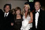 Utrecht 24 september 2004
Premiere Alice in glamourland.
Linda de Mol met Sander Vahle en haar ouders John de Mol sr met vrouw