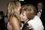 Utrecht 24 september 2004
Premiere Alice in glamourland.
Linda de Mol met  moeder