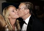 Utrecht 24 september 2004
Premiere Alice in glamourland.
Linda de Mol met  vader John de Mol sr