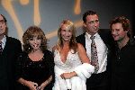Utrecht 24 september 2004
Premiere Alice in glamourland
Linda de Mol met Chris Tates Joan Collins