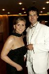 Hilversum 30 september 2004
Uitreiking Gouden beelden in studio 21
Marie Carmen Oudendijk met presentator RTL Z Roland Koopman