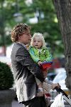 Amsterdam 14 september 2004
Prins Bernhard jr met Isabelle en Prinses Annette achter de kinderwagen.