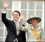 Den Haag 21 september 2004
Prinsjesdag 2004 
Prinses Laurentien en Prins Constantijn op bordes paleis Noordeinde
