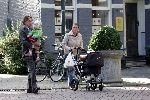 Amsterdam 14 september 2004
Prins Bernhard jr met Isabelle en Prinses Annette achter de kinderwagen.