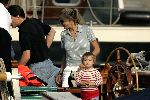 Muiden 4 september 2004
Koningin Beatrix varen met Mabel Wisse Smit Prins Friso Prins Constantijn  Prinses Laurentien Prinses Eloise en Prins Claus Cazimir op Groene Draeck