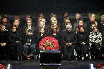 Amsterdam 27 september 2004
Afscheid Andre Hazes in de Amsterdam Arena
Rachel hazes met Andre en Roxanne en ouders