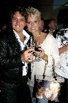 Amsterdam 21 september 2004
Presentatie wijnen Gordon in hotel Blakes.
Rene Froger met Natasja en tas met foto kinderen