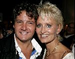 Amsterdam 21 september 2004
Presentatie wijnen Gordon in hotel Blakes.
Rene Froger met Natasja