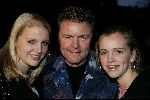 Utrecht 24 september 2004
Premiere Alice in glamourland.
Rene Mioch met dochters