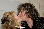 Bussum 10 september 2004
Presentatie nominaties gouden bellden bij Jan Tabak.
Rob Rooyens kussend met vrouw