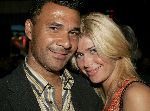 Amsterdam 21 september 2004
Presentatie wijnen Gordon in hotel Blakes.
Ruud Gullit en Estelle Gullit
