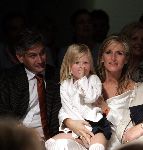Monaco 10 september 2004
Modeshow Monique Collignon in Grimaldi.
Silvie Schmeitz met dochter en nieuwe vriend