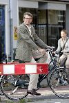 Amsterdam 17 september 2004
Ursul de Geerop fiets  op de cornelis schuytstraat. 10.19 uur