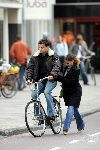 Amsterdam 18 september 2004
Wilfred Genee met vriendin op de fiets