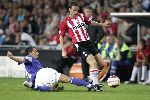 Eindhoven, 13 September 2005
Eerste wedstrijd Champions League Seizoen 2005/2006
Eindstand 1-0 Andre Ooijer ontwijkt tackle van Marcelo Jose Bordon

© Foto Bart Bel