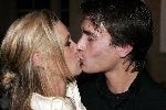 Amsterdam 16 september 2005
Premiere Aram v d Rest en Josine v Dalsum.
Wytske Kenemans en Aram v d Rest  kussend