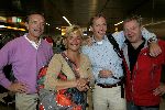 Schiphol 19 september 2005
Caroline Tensen vertrekt naar kilimajaro met 3 heren Hans Robert en Titus Kramer.