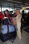 Schiphol 19 september 2005
Caroline Tensen vertrekt naar kilimajaro met Titus Kramer. 
gsm