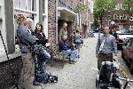 Amsterdam 15 september 2005
pers bij de woning van de ontvoerde claudia melchers