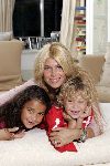 Amsterdam 26 september 2005
Estelle Gullit met haar kinderen Maxim en Joelle