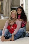 Amsterdam 26 september 2005
Estelle Gullit met haar kinderen Maxim en Joelle