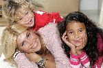 Amsterdam 26 september 2005
Estelle Gullit met haar kinderen Maxim en Joelle