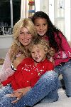 Amsterdam 26 september 2005
Estelle Gullit met haar kinderen Maxim en Joelle