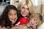Amsterdam 26 september 2005
Estelle Gullit met haar kinderen Maxim en Joelle