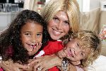 Amsterdam 26 september 2005
Estelle Gullit met haar kinderen Maxim en Joelle